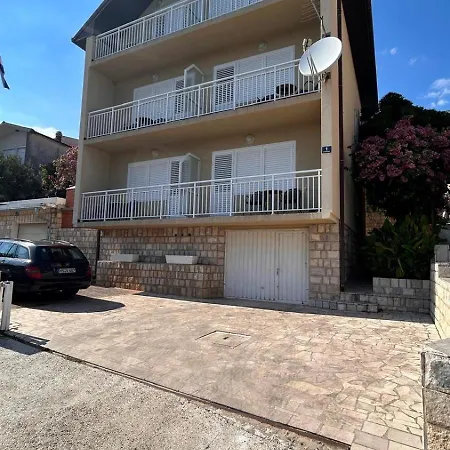 Lasic Apartment