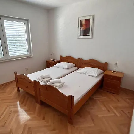 Lasic Apartment *
